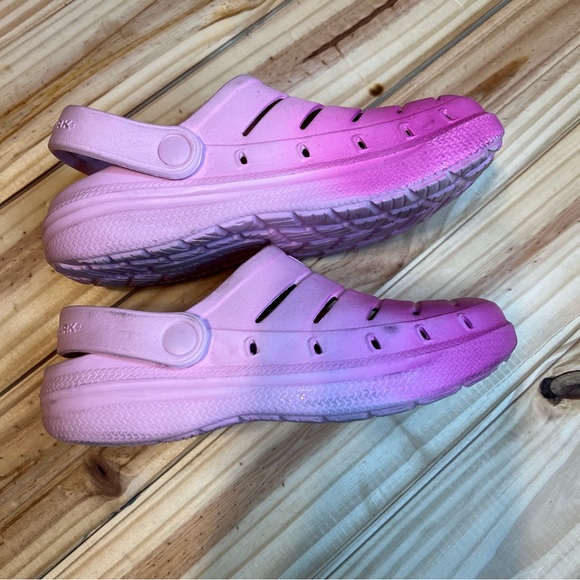 Size 13 girls Rugged Shark shoes - Picture 2 of 6